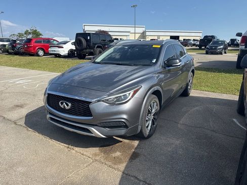 Used 2018 INFINITI QX30 AWD w/ Cargo Package image 1