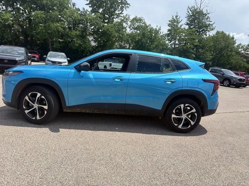 Used 2025 Chevrolet Trax RS w/ Sunroof Package FWD image 29