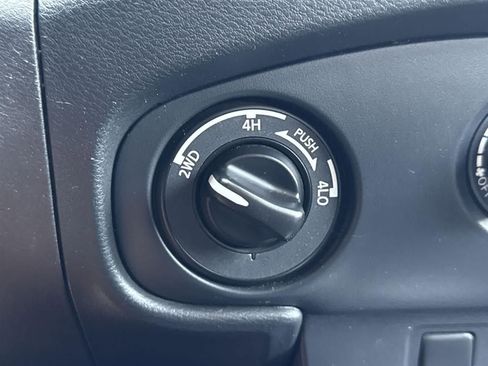 Used 2022 Nissan Frontier SV image 17