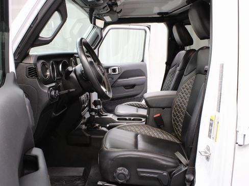 Used 2023 Jeep Wrangler Unlimited Sahara image 9