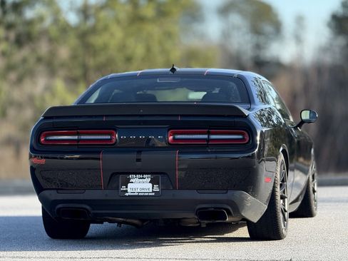 Used 2016 Dodge Challenger SRT Hellcat image 6