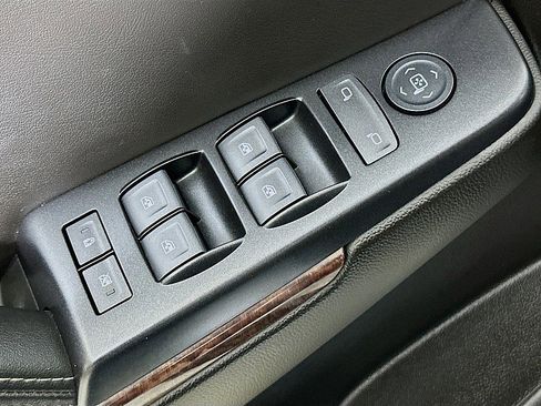 Used 2019 GMC Yukon SLE w/ Convenience Package image 17