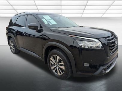 Used 2024 Nissan Pathfinder SL w/ Lighting Package (N92)