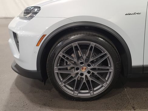 New 2026 Porsche Macan 4 Electric AWD/4WD image 34