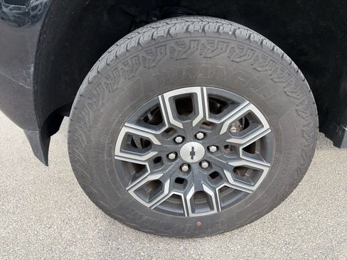 Used 2023 Chevrolet Colorado Z71 w/ Z71 Convenience Package 2 image 6