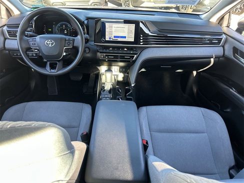 Used 2025 Toyota Camry LE w/ Convenience Package image 12