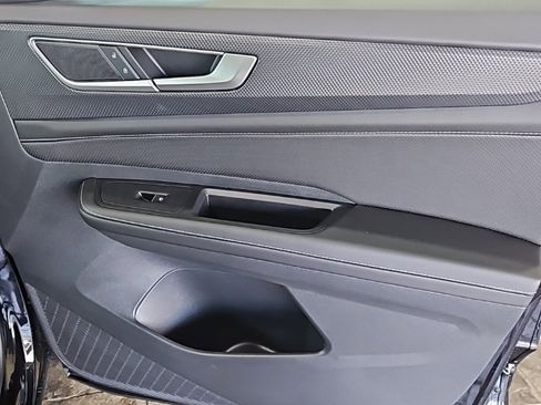 New 2026 Volkswagen Atlas Cross Sport SEL R-Line image 11