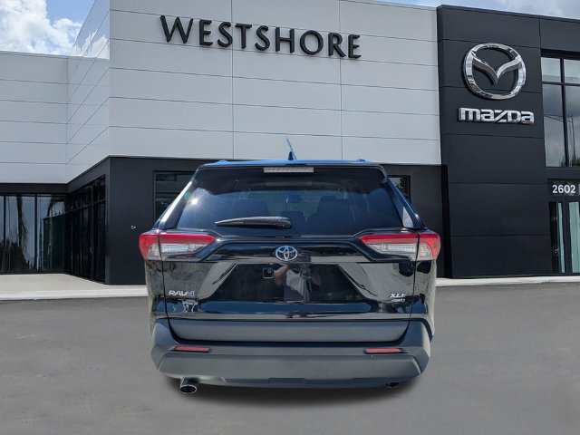 Used 2023 Toyota RAV4 XLE AWD/4WD image 4