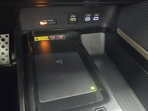 Certified 2025 Toyota Camry SE w/ Convenience Package image 9