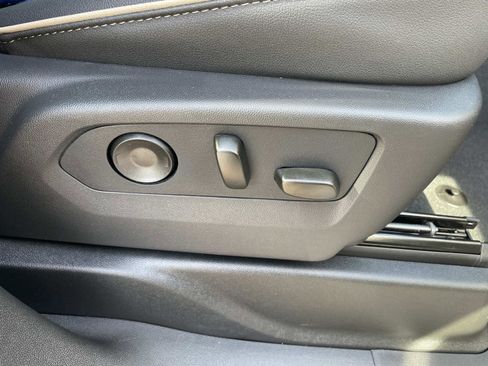 New 2026 GMC Yukon XL Elevation image 28