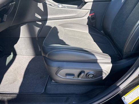 New 2025 Jeep Grand Cherokee Altitude image 25