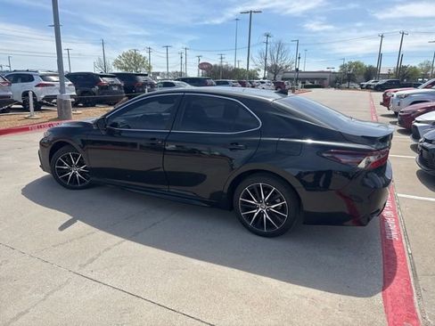 Used 2024 Toyota Camry SE w/ Convenience Package image 5