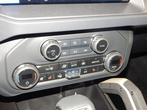 New 2025 Ford Bronco Badlands image 24