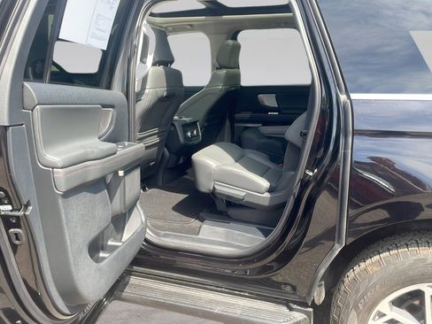 Used 2025 Ford Expedition Max Active AWD/4WD image 24