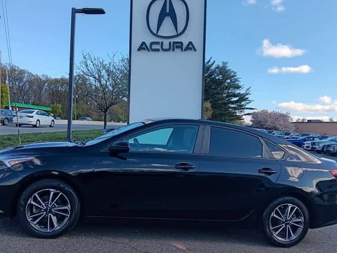 Used 2022 Kia Forte LXS FWD image 3