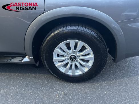 Used 2023 Nissan Armada SV image 11