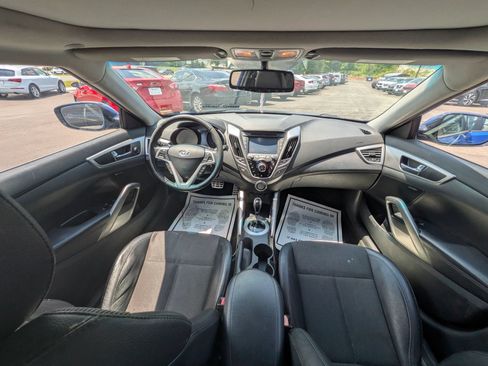 Used 2013 Hyundai Veloster w/ Style Pkg FWD image 28
