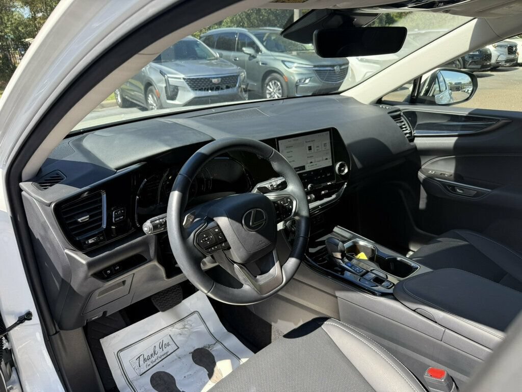 Used 2025 Lexus NX 250 FWD w/ Accessory Package (K3) image 3