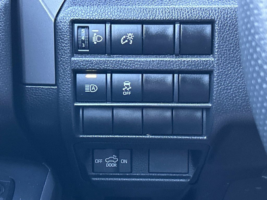 Used 2024 Toyota Tacoma SR5 w/ SR5 Upgrade Package RWD image 25