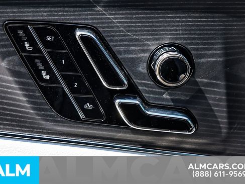 Used 2025 Cadillac Lyriq Luxury image 45