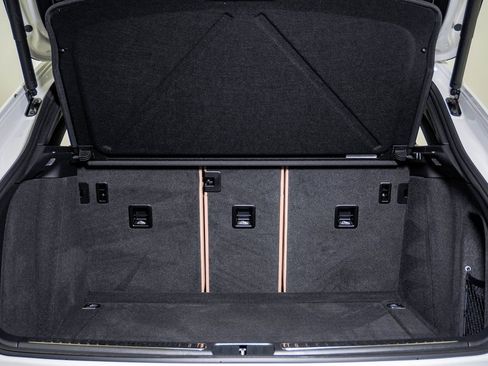 Certified 2025 Porsche Macan image 28