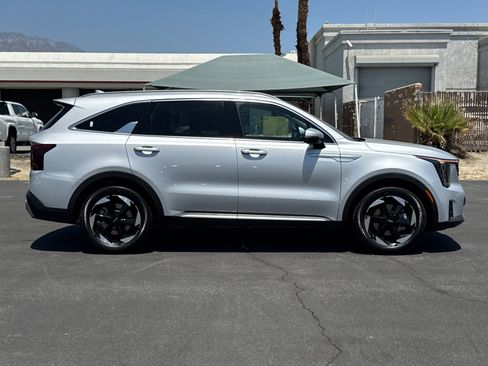 New 2025 Kia Sorento EX w/ EX Panoramic Sunroof Package image 2