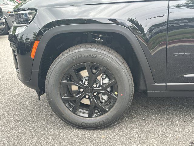 New 2026 Jeep Grand Cherokee Altitude RWD image 11