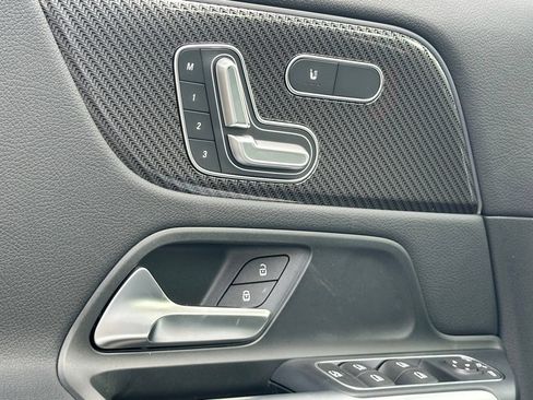 Used 2025 Mercedes-Benz GLA 35 AMG 4MATIC image 19