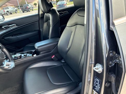 Used 2023 Kia Sportage EX AWD/4WD image 16