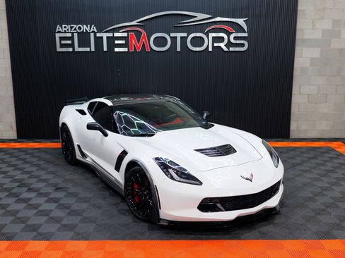 Used 2016 Chevrolet Corvette Z06 w/ Z07 Performance Package RWD image 4
