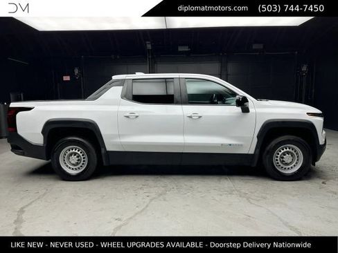 Used 2024 Chevrolet Silverado EV W/T AWD/4WD image 8