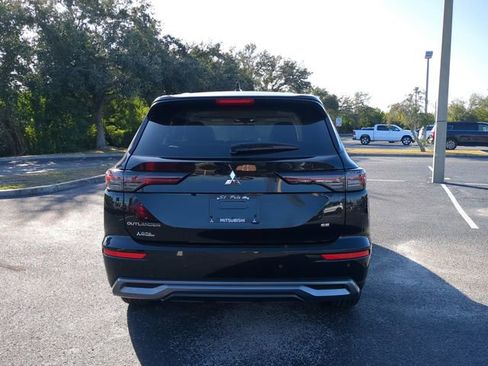 New 2025 Mitsubishi Outlander SE image 5