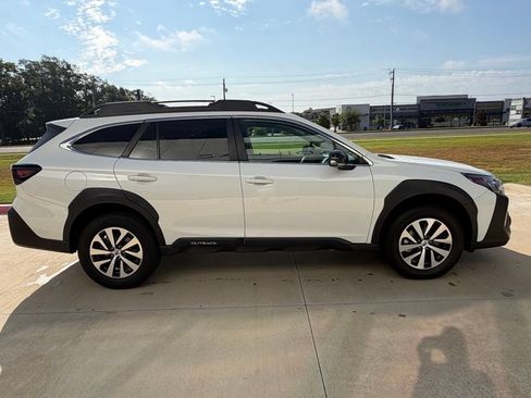 Used 2023 Subaru Outback Premium AWD/4WD image 10
