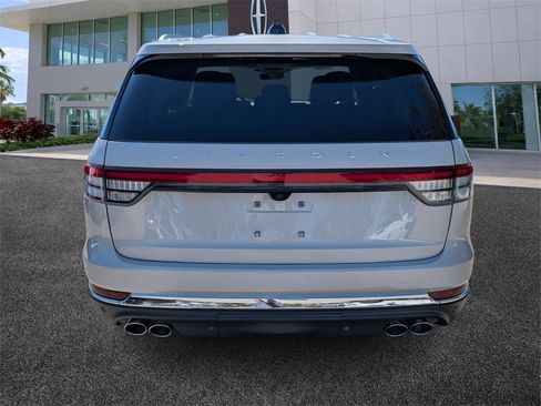 Used 2025 Lincoln Aviator Reserve w/ Illumination Package image 6