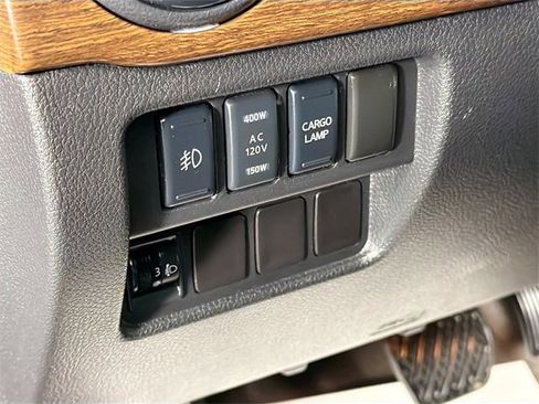 Used 2018 Nissan Titan Platinum Reserve image 10