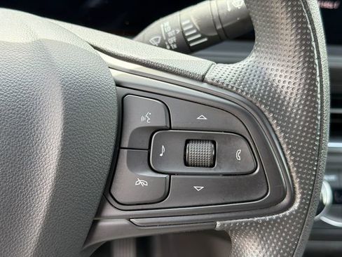 Used 2025 Buick Envista Preferred FWD image 25