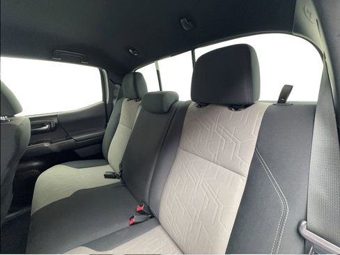 Used 2022 Toyota Tacoma TRD Sport w/ Technology Package RWD image 25
