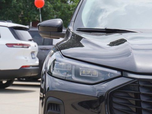 Used 2024 Ford Escape Platinum AWD/4WD image 9