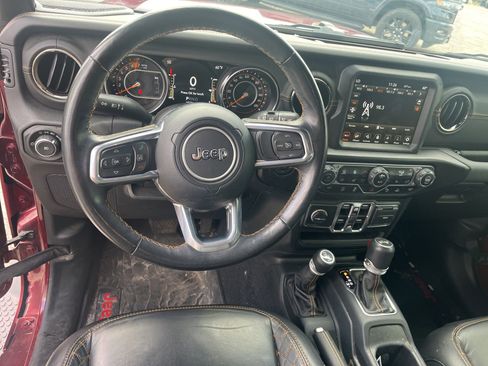 Used 2021 Jeep Wrangler Unlimited Sahara AWD/4WD image 10