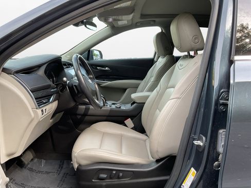 Used 2021 Cadillac XT4 Premium Luxury image 9