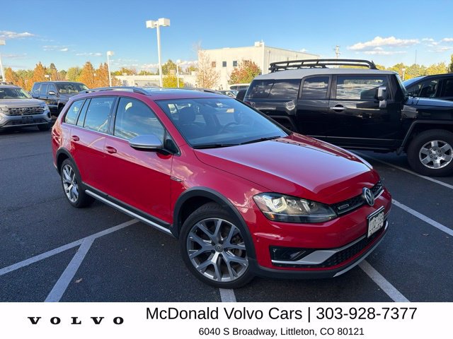Used 2017 Volkswagen Golf Alltrack S AWD/4WD image 1
