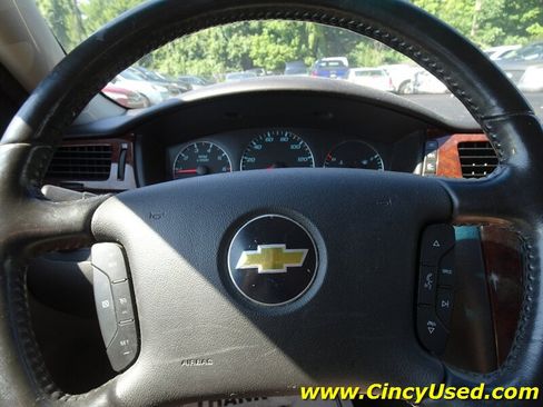 Used 2011 Chevrolet Impala LT w/ Luxury Edition Package FWD image 18