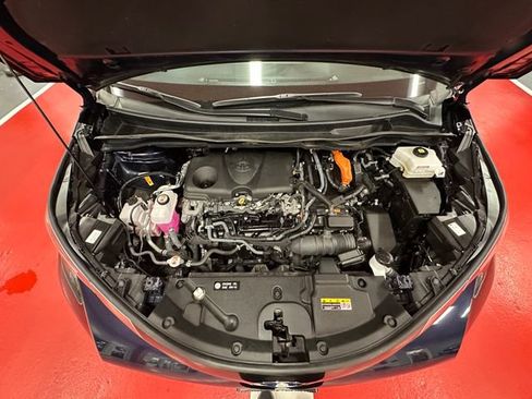 Certified 2025 Toyota Sienna Limited image 9