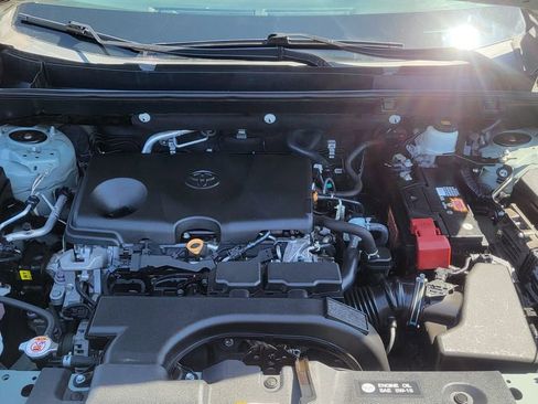 Used 2021 Toyota RAV4 XLE w/ Convenience Package FWD image 41