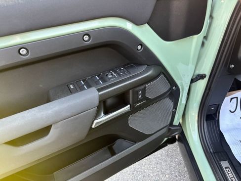Used 2023 Land Rover Defender 110 75th Limited Edition image 20