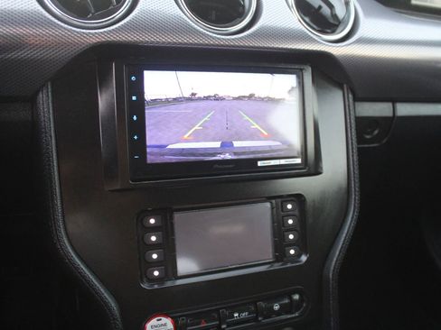 Used 2015 Ford Mustang Coupe image 23