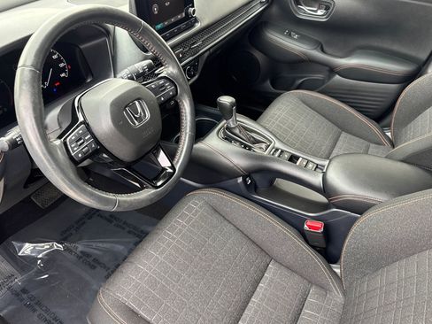 Used 2023 Honda HR-V Sport image 4