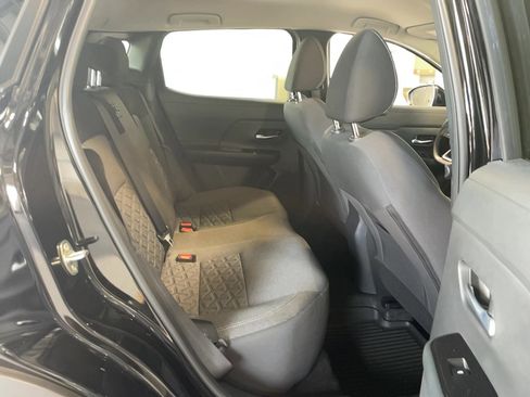 Used 2025 Nissan Kicks SV image 17