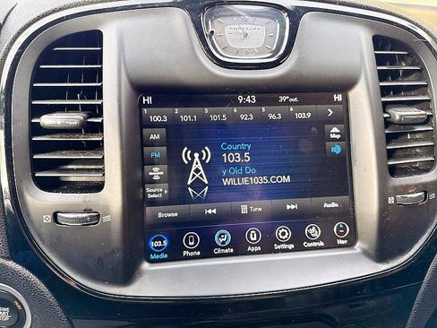 Used 2021 Chrysler 300 S image 11