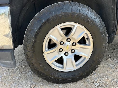 Used 2018 Chevrolet Silverado 1500 LT w/ LT Fleet Plus Package AWD/4WD image 27